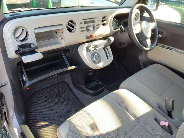 �O���[�u�{�b�N�X�E��������E�h�����N�z���_�[