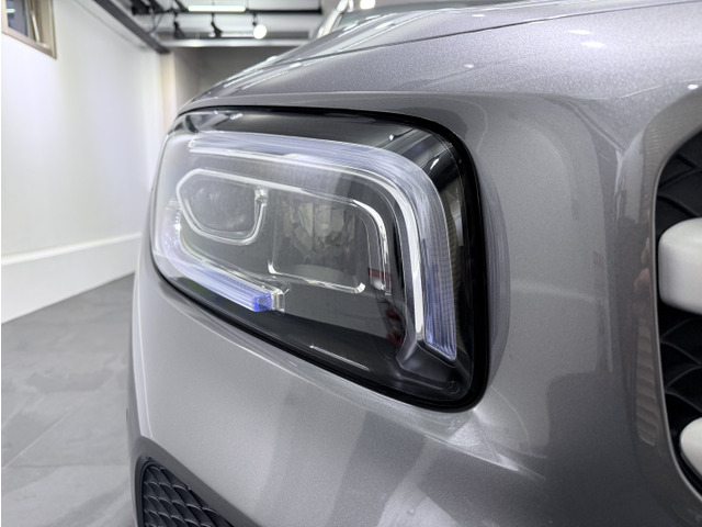 LED�n�C�p�t�H�[�}���X�w�b�h���C�g�̓w�b�h���C�g�A�|�W�V���j���O���C�g�A�E�C���J�[��LED���g�p���邱�ƂŁA�ǍD�Ȏ��F�����m�ہBLED�͒������E�����d�͂Ȃ̂Ŋ��K�����ɂ��D��܂��B