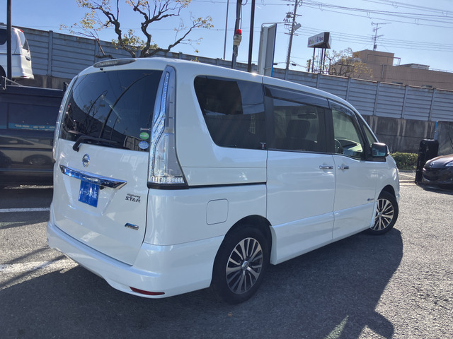 セレナ2.0 ハイウェイスター S-HYBRID