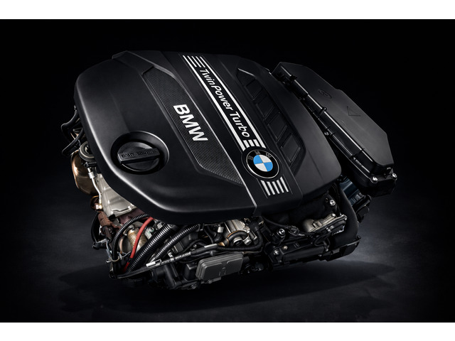 搭載されるエンジンは2L 直列4気筒BMWツインパワー・ターボ・ディーゼル・エンジンで8速ATとの組み合わせとなります。