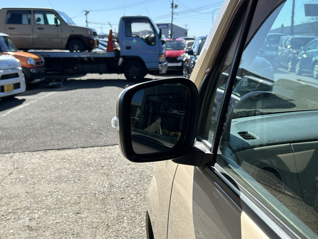 �y�x�����z���i�X�z���Ԃ������������܂��āA���ɗL�������܂��B�݌Ɏԗ��ɂȂ�܂��̂ŁA���񂲓s���̋X�������ɁA���ɗ��ĉ������B���X�\��������ƁA���ē����X���[�Y�ł��B