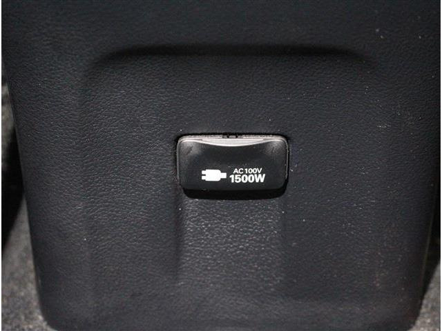 プリウス1.8 A プレミアム E-Four 4WD