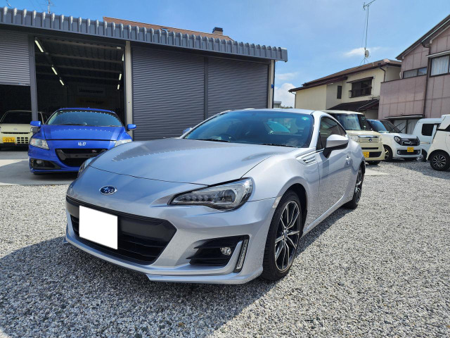 �������BRZ�́A���[�^�[�̌�����t�����g�u���[�L�p�b�h�̌����A�����ނ̌�����[�ԑO�ɍs���\��ł��B