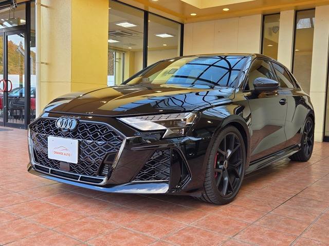 RS3スポーツバック(アウディ) 2.5 4WD　自社下取り車両 ワンオーナー 禁煙車 中古車画像