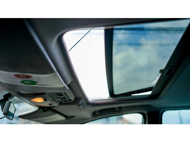 �d���A�E�^�[�X���C�h�K���X�T�����[�t���O��ɕt���Ă܂��B