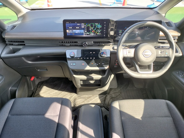 セレナ1.4 e-POWER ハイウェイスター V