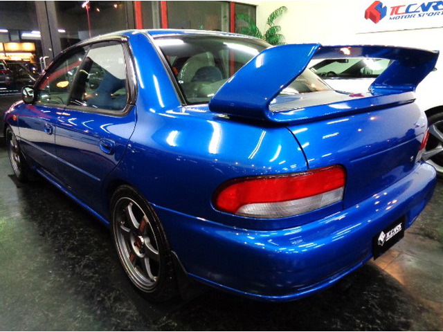 限定色ソニックブルーMカラーRA軽量ボディ&STIエアロ&大型リアスポイラー&リミテッドブルーシート&LEDライト&STIクイックステアリング&ルーフベンチレーター他リミテッド限定装備充実車です