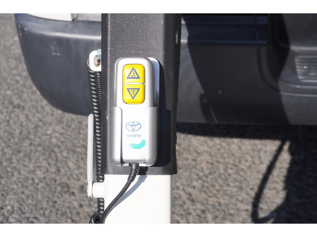 �V�Ԓ����������Ă���܂��B���g�p�̎ԂȂǂ����Ŕ[���������g���b�N����������u���Ă���܂��̂ł������������B