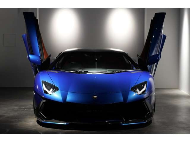 アヴェンタドールロードスターLP700-4 4WD