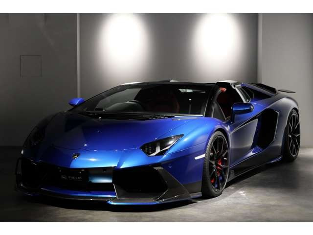 アヴェンタドールロードスターLP700-4 4WD