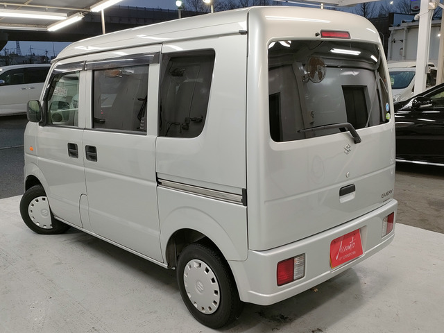 �y�W���ԗ��ɂ��āz �ቿ�i���������邽�߁A���ׂȏ��Ȃǂ͏C�������ɓW�����Ă���ꍇ���������܂��B�ł��邾�������������Ē����悤�ɂ��Ă���܂����A���s���ȕ��̓X�^�b�t�܂ł��q�˂��������B