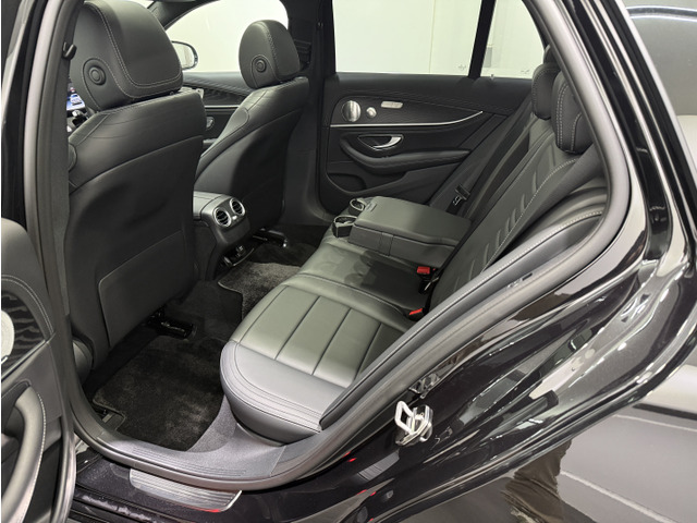 ���U�[�\�炪�g�p���̖w�ǖ������������Y���R���f�B�V�����̌㕔���Ȃɂ͌�Ȑ�p�̍��E�Ɨ��V�[�g�q�[�^�[�Ȃǂ�������Ă���܂��̂ŁA���K�ȃh���C�u�����y���ݒ����܂��B