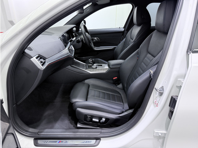 ���ǎ��A���Ԃ����T���Ȃ�JU�K���̔��X�̓��X�ɂ��C���������B�c�ƃX�^�b�t�S�����u���Îԍ���Z�\�m�}�C�X�^�[�v�u���Î����Ԕ̔��m�v���i��ۗL�B�������ڂŎd���ꂽ�ǎ��Ȏԗ���̔����Ă���܂��B