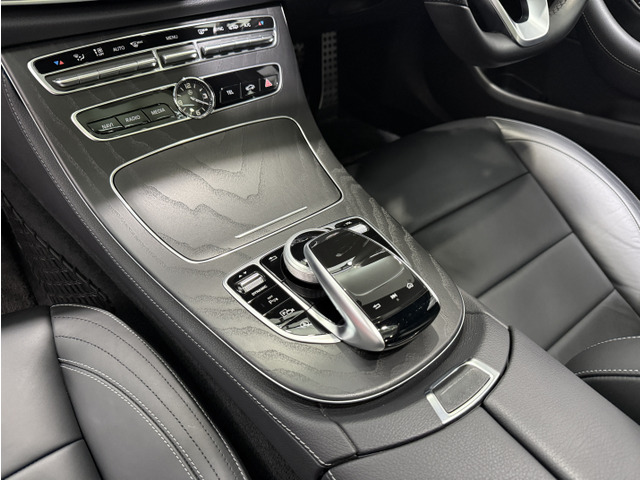 �������X����邨�q�l�ցB���X�̃V���[���[����2�䕪�̓W���X�y�[�X�ƂȂ��Ă���A�݌ɎԂ͕��i�X�܂Ƃ͕ʂ̃X�g�b�N���[�h�ŕۊǂ��Ă���܂��̂ŁA�����X�̍ۂ͎��O�ɂ��d�b�ɂĂ����X�\������肢�v���܂��B