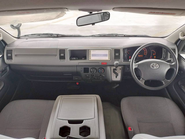 ハイエースバン