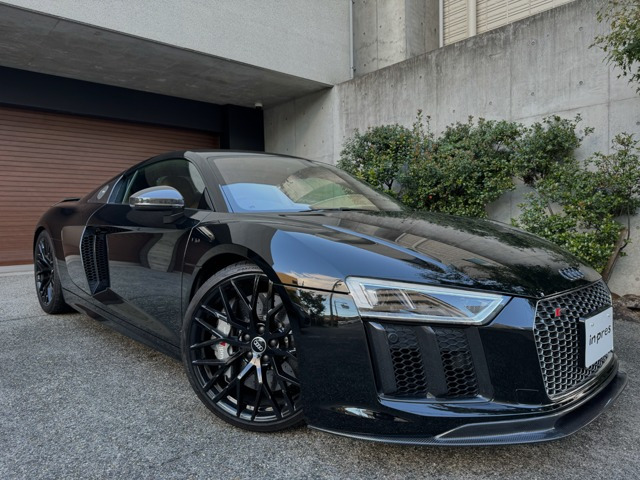 R8(�A�E�f�B) V10�v���X 4WD B&amp;O�I�[�f�B�I �J�[�{���X�|�C���[ ���Îԉ摜