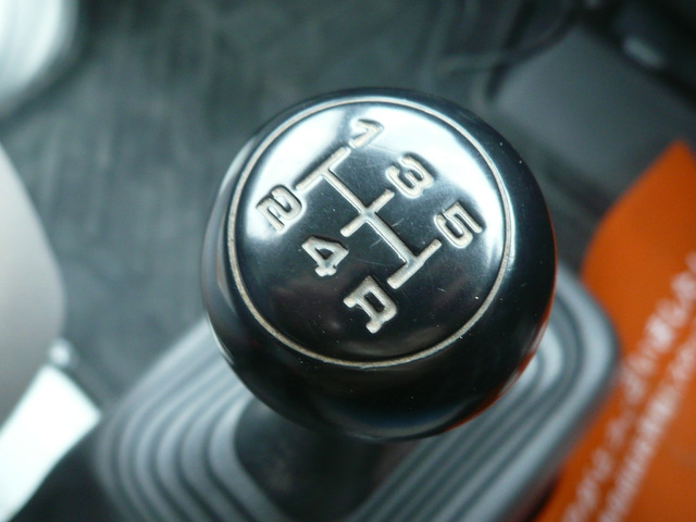 自分のペースで走れる5MT☆シフトノブ・レバー、破れぐらつきはありません!
