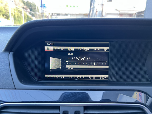 �g���b�N�̎Ԍ��␮���A�̔��������Ă���܂��B���^�����^�܂ł��Ή��\�ł��B