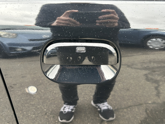 �y�x�����z���i�X�z���Ԃ������������܂��āA���ɗL�������܂��B�݌Ɏԗ��ɂȂ�܂��̂ŁA���񂲓s���̋X�������ɁA���ɗ��ĉ������B���X�\��������ƁA���ē����X���[�Y�ł��B