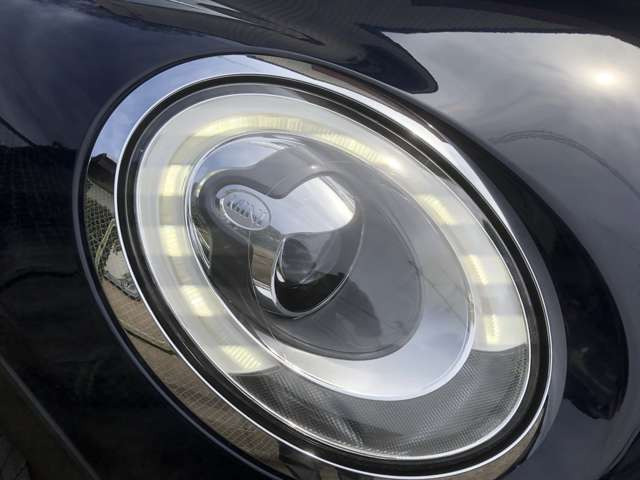 �Y��ȃw�b�h���C�g��