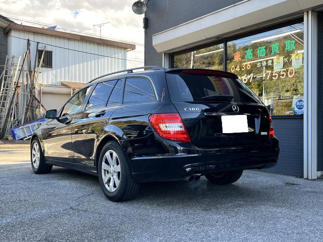 ���Ђ́A��t���s���s�̋v�����X�������ɂ��钆�ÎԔ̔��X�ł��B