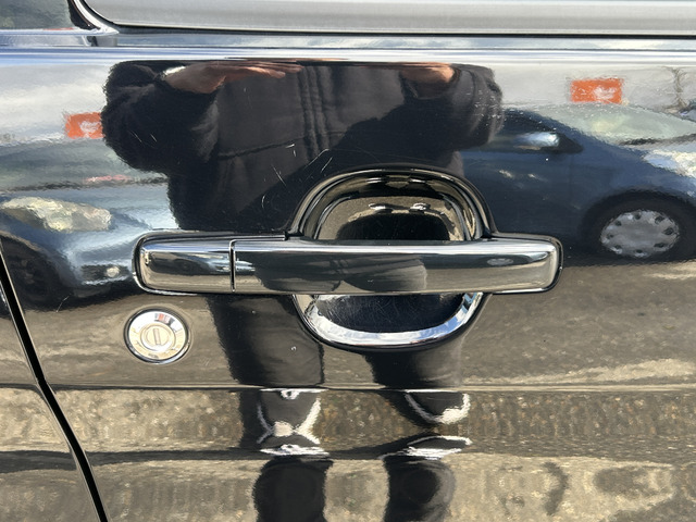 �y�x�����z���i�X�z���Ԃ������������܂��āA���ɗL�������܂��B�݌Ɏԗ��ɂȂ�܂��̂ŁA���񂲓s���̋X�������ɁA���ɗ��ĉ������B���X�\��������ƁA���ē����X���[�Y�ł��B