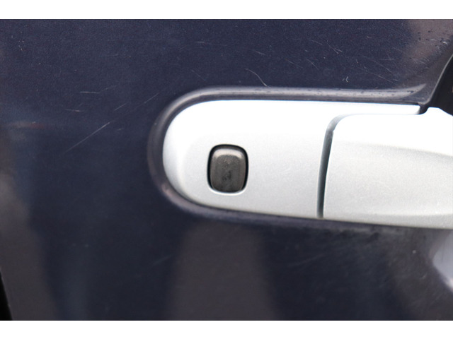 �I�[�g�}��CVT�ł��̂ŕϑ��V���b�N���Ȃ��R��ɂ��₳�����ł��B