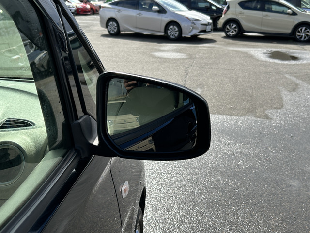 �y�x�����z���i�X�z���Ԃ������������܂��āA���ɗL�������܂��B�݌Ɏԗ��ɂȂ�܂��̂ŁA���񂲓s���̋X�������ɁA���ɗ��ĉ������B���X�\��������ƁA���ē����X���[�Y�ł��B