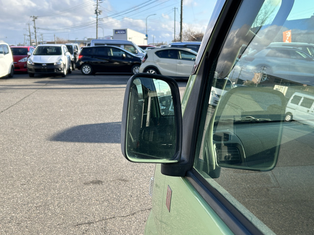 �y�x�����z���i�X�z���Ԃ������������܂��āA���ɗL�������܂��B�݌Ɏԗ��ɂȂ�܂��̂ŁA���񂲓s���̋X�������ɁA���ɗ��ĉ������B���X�\��������ƁA���ē����X���[�Y�ł��B