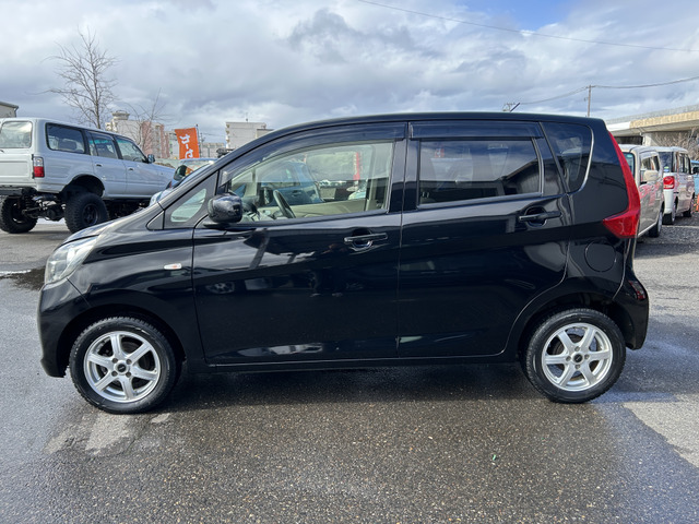 �y�x�����z���i�X�z���Ԃ������������܂��āA���ɗL�������܂��B�݌Ɏԗ��ɂȂ�܂��̂ŁA���񂲓s���̋X�������ɁA���ɗ��ĉ������B���X�\��������ƁA���ē����X���[�Y�ł��B