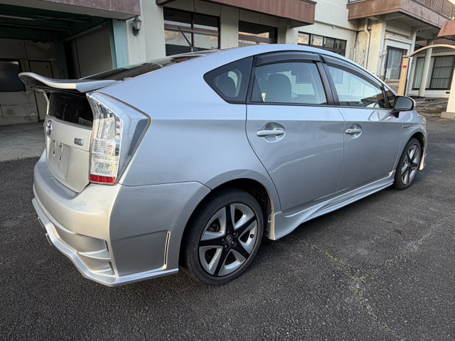 プリウス1.8 L