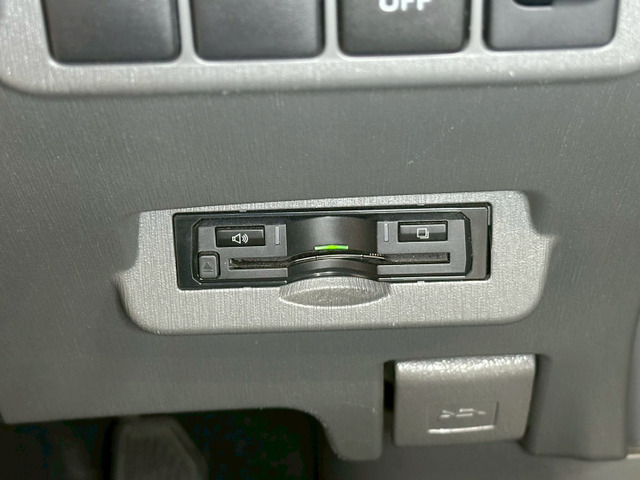 【ETC】 ETC装備で高速の乗り降りも楽々です。