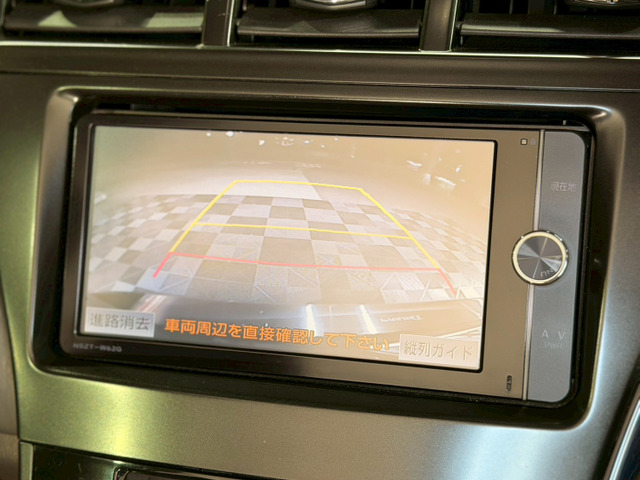 【バックカメラ】 「フルカラーバックモニター」を装備で駐車が苦手な方でも安心です。