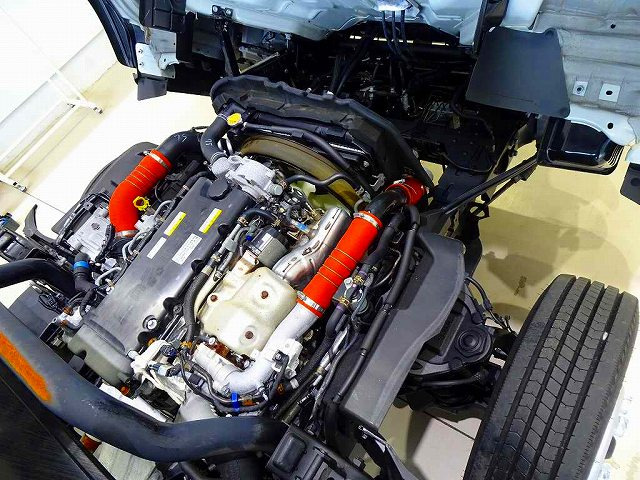 �G���W�����[��