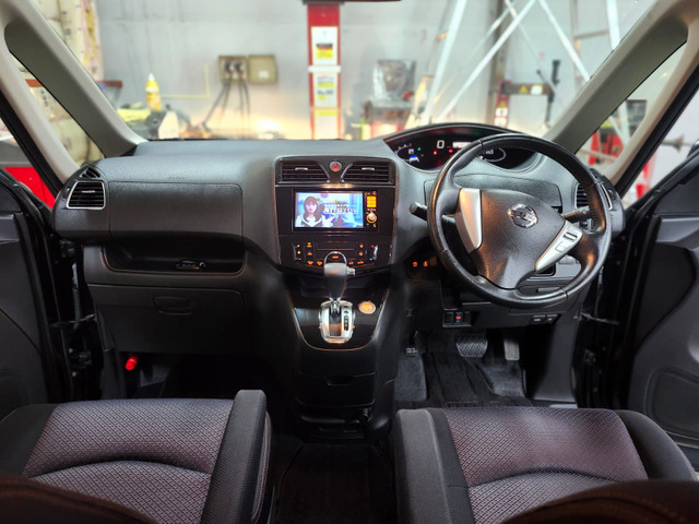 セレナ2.0 ハイウェイスター S-HYBRID