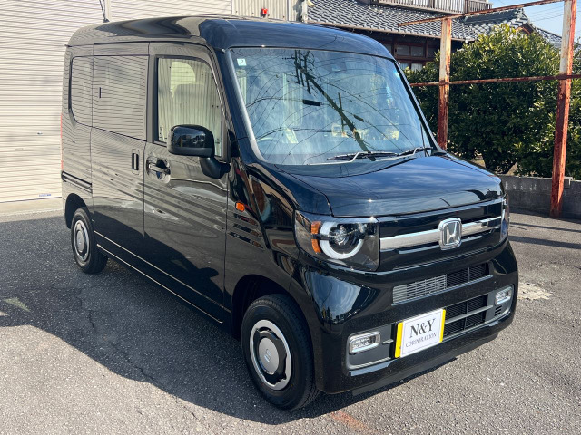 N-VANファン ターボ 4WD