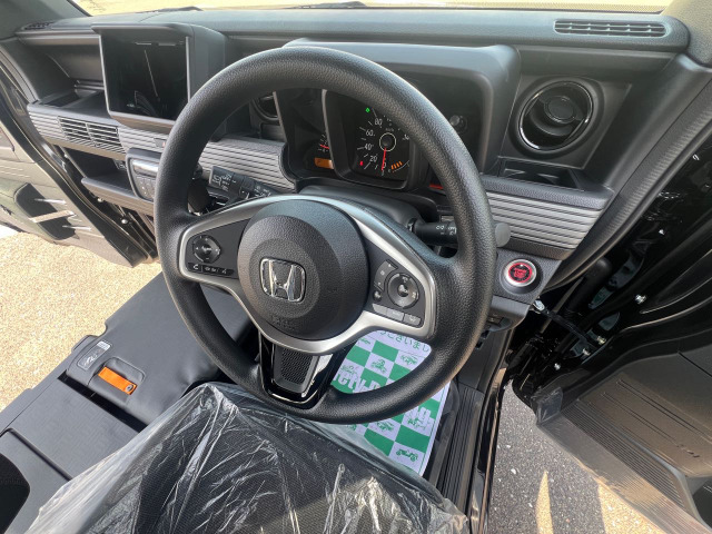 N-VANファン ターボ 4WD