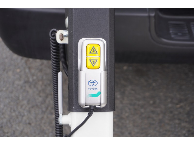 �V�Ԓ����������Ă���܂��B���g�p�̎ԂȂǂ����Ŕ[���������g���b�N����������u���Ă���܂��̂ł������������B