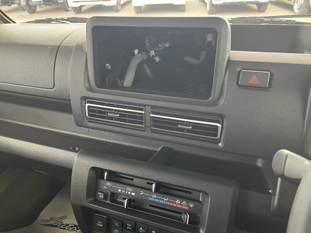 ���Ђł͐V�i�i�r���璆�Ãi�r��o�b�N�J�����̎�t���Ȃǂ���舵�����Ă���܂��̂ŃO���[�h�A�b�v�Ȃǂ���]������܂�����A�S���X�^�b�t�܂ł����k������!!