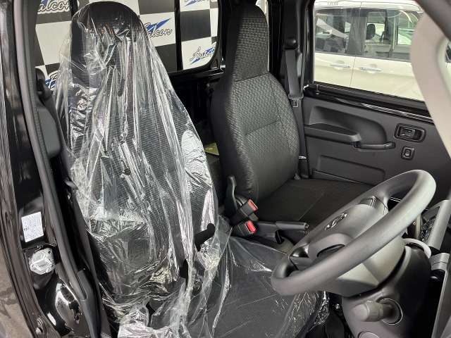 ���Ђł͂��D�݂̃t���A�}�b�g�ELED���[�������v�Ȃǂ���]������Γ��X�X�^�b�t�܂Ł�