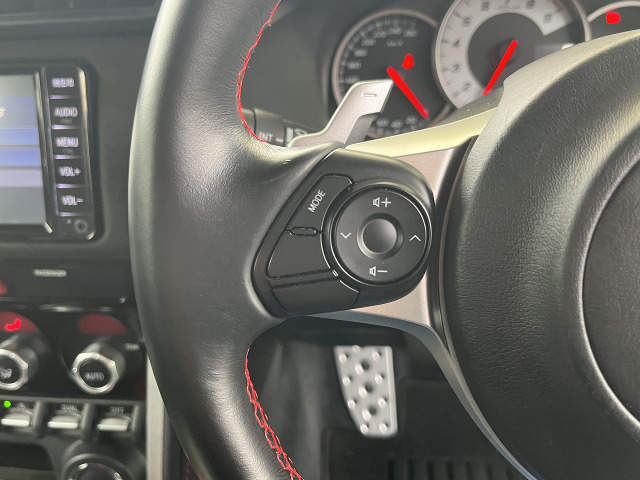 �X�e�A�����O�����R���t���Ńi�r���y�X����\!! (���s���i�r�̑���̓X�e�A�����O�����R���݂̂ɂȂ�܂��B)