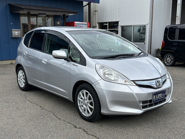 �y�x�����z���i�X�z���Ԃ������������܂��āA���ɗL�������܂��B�݌Ɏԗ��ɂȂ�܂��̂ŁA���񂲓s���̋X�������ɁA���ɗ��ĉ������B���X�\��������ƁA���ē����X���[�Y�ł��B