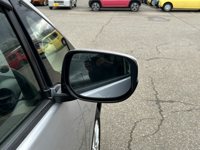 �y�x�����z���i�X�z���Ԃ������������܂��āA���ɗL�������܂��B�݌Ɏԗ��ɂȂ�܂��̂ŁA���񂲓s���̋X�������ɁA���ɗ��ĉ������B���X�\��������ƁA���ē����X���[�Y�ł��B