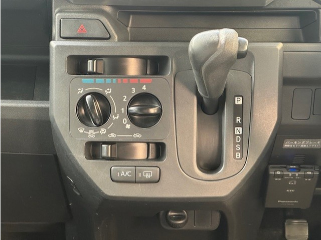 ���Ԃ̓v���C�x�[�g�����łȂ��ʋ΂₨�d���p�ȂǗl�X�ȗp�r�Ŏg�p����邽�߃V�`���G�[�V�����ɍ��킹�Ă��ԑI�т�����`���������܂��B