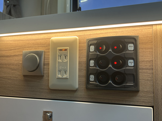 �d���W���X�C�b�` 100V�R���Z���g