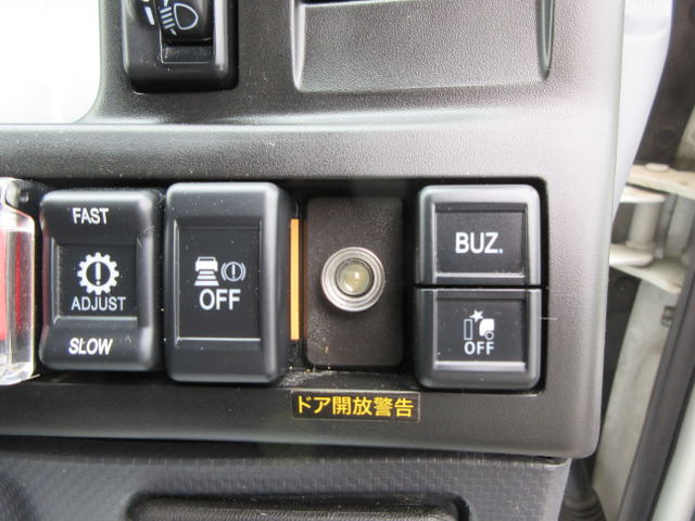 ☆衝突被害軽減ブレーキ付きです☆