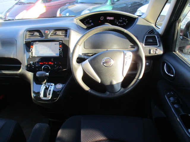 セレナ2.0 ハイウェイスター S-HYBRID Vエアロモード