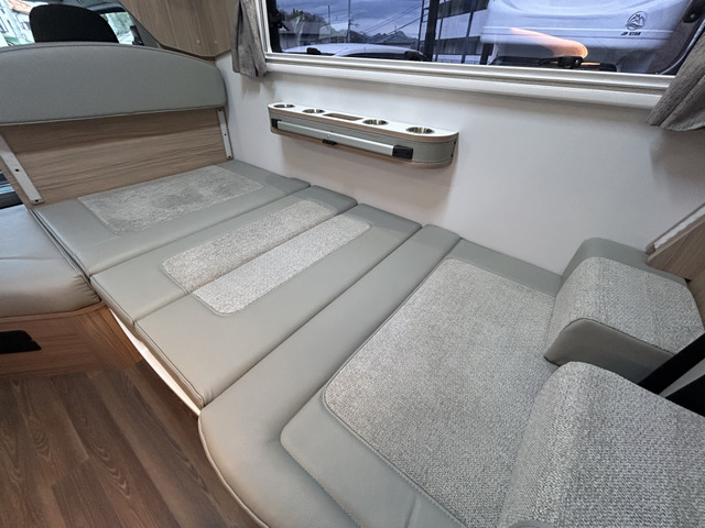 �_�C�l�b�g���ȒP�Ƀx�b�h�W�J�\�ł�!���@��180cm&times;90cm�ƂȂ��Ă���܂�!