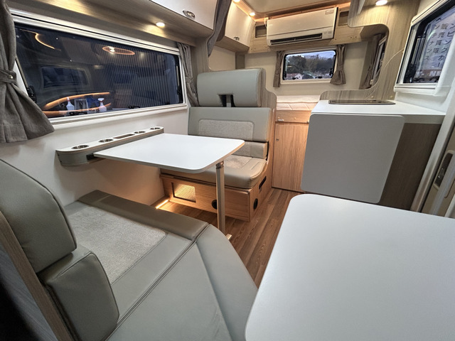 �������A�@�\���A�g�p�l���ǂ������Ă�����������������L�����s���O�J�[�ł�!