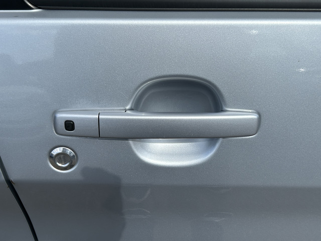 �y�x�����z���i�X�z���Ԃ������������܂��āA���ɗL�������܂��B�݌Ɏԗ��ɂȂ�܂��̂ŁA���񂲓s���̋X�������ɁA���ɗ��ĉ������B���X�\��������ƁA���ē����X���[�Y�ł��B